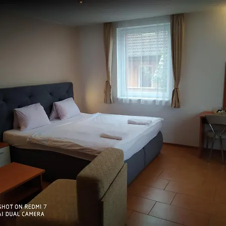 Guest house Relax Martina 3*