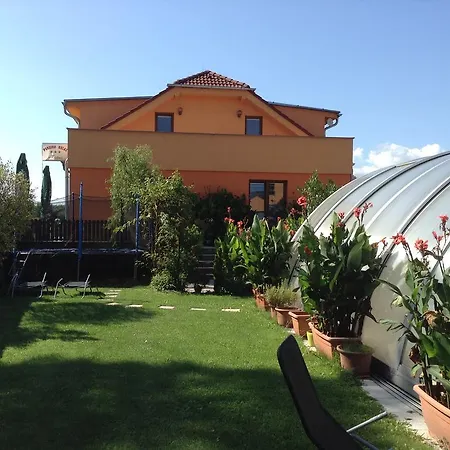 Guest house Relax Martina 3*